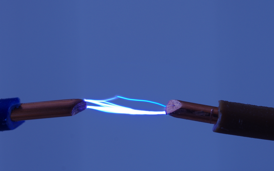 Are SAE Extension Cables Built to Prevent Short Circuits?