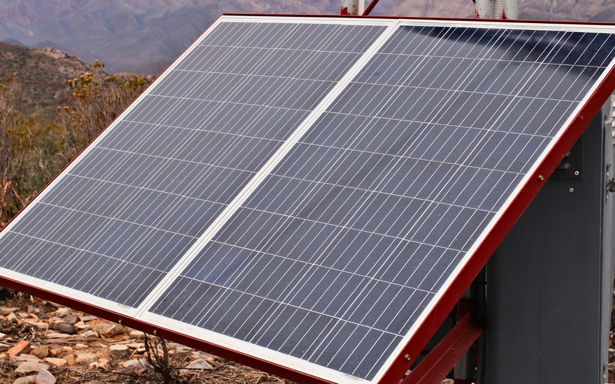 Unlock the Power: How to Combine Solar with Wind for Ultimate Off-Grid Freedom!